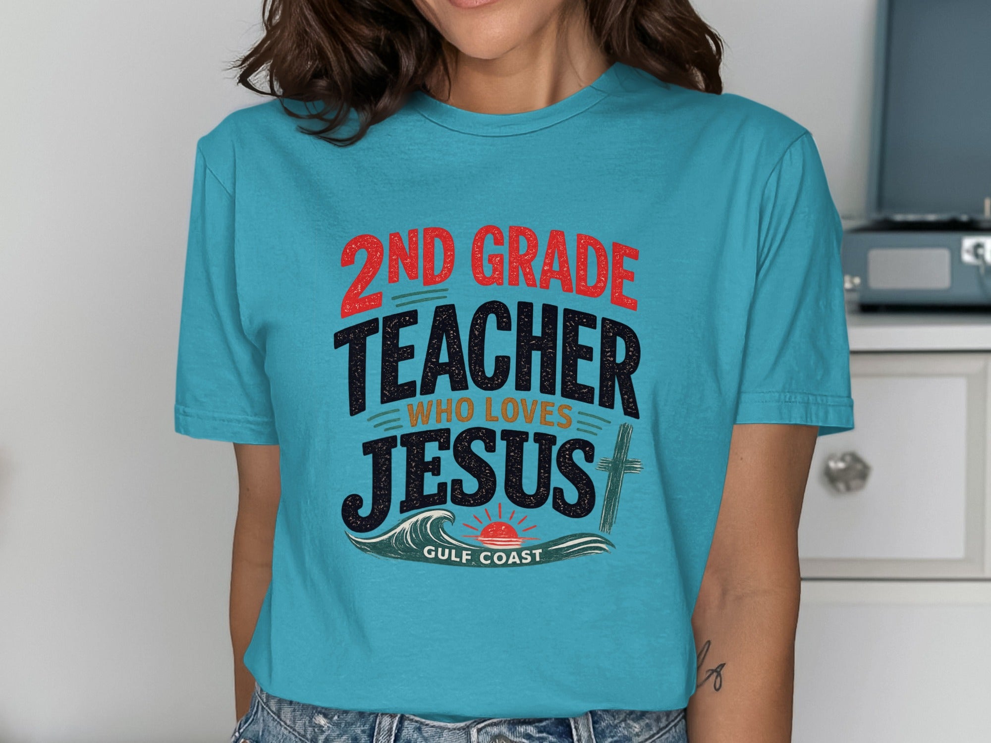2nd grade teacher who loves Jesus Gulf Coast t-shirt.