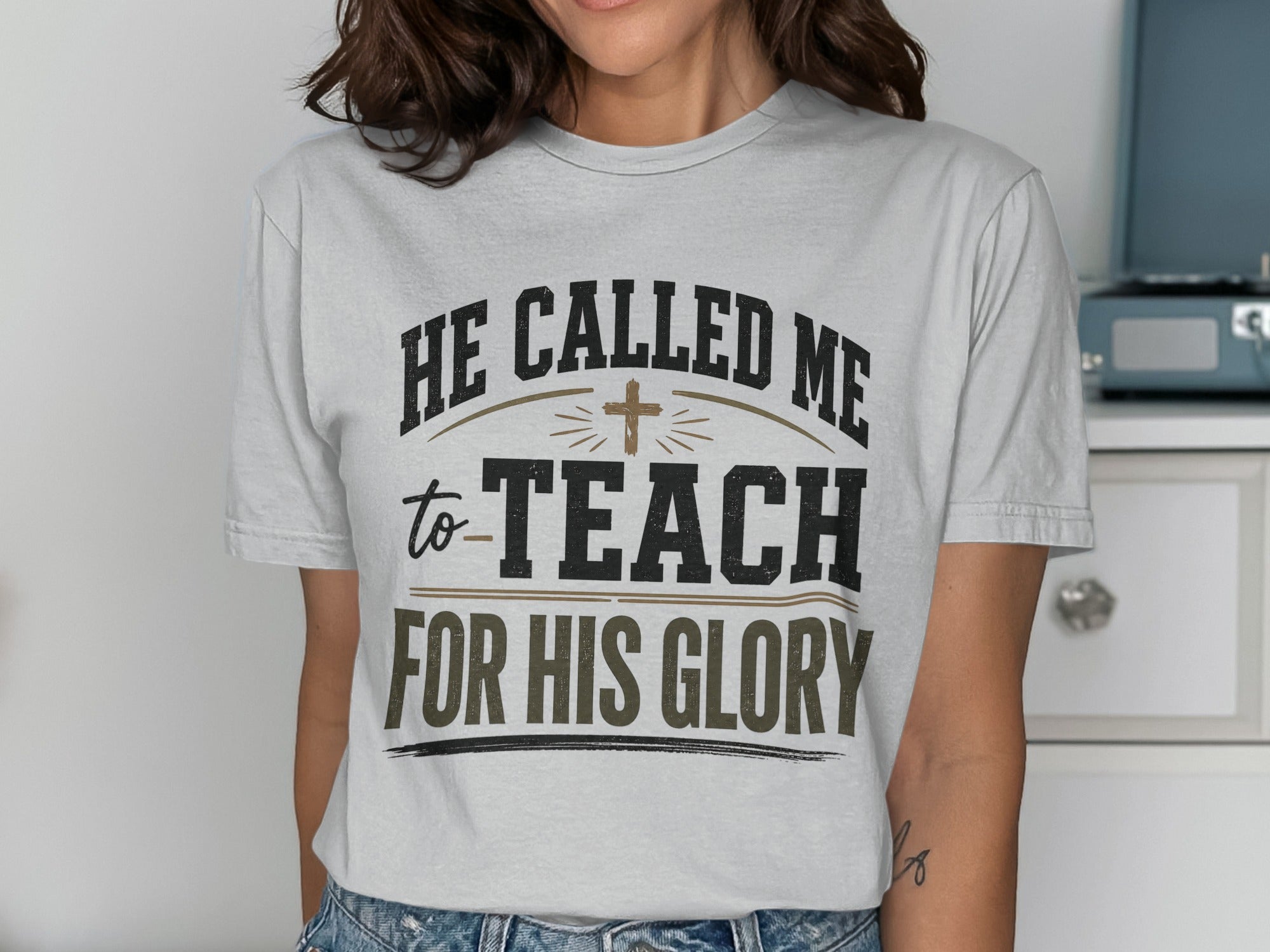 Gray t-shirt with text "HE CALLED ME to TEACH FOR HIS GLORY".